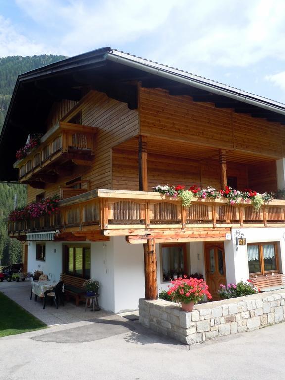 Hotel Haus Veidlis, Familie Obkircher Sankt Jakob in Defereggen Exterior foto