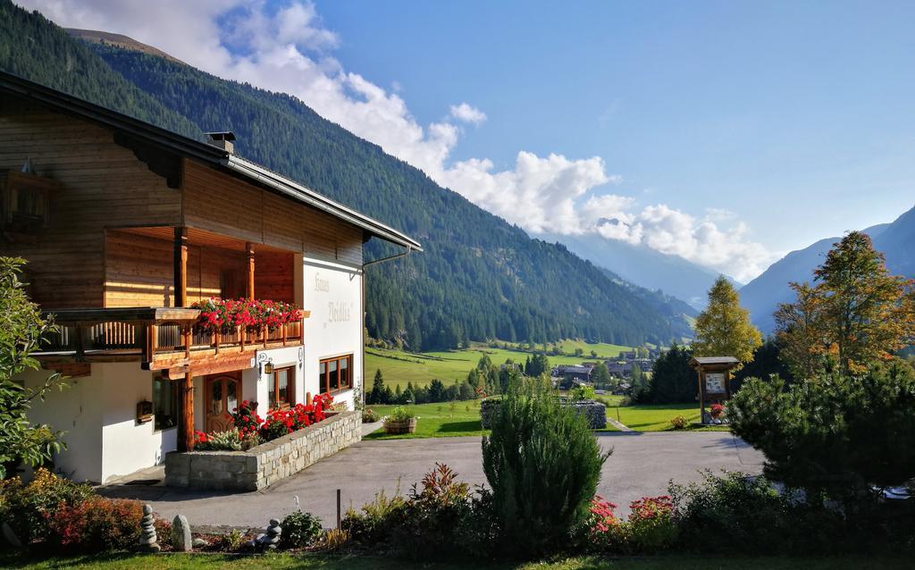 Hotel Haus Veidlis, Familie Obkircher Sankt Jakob in Defereggen Exterior foto